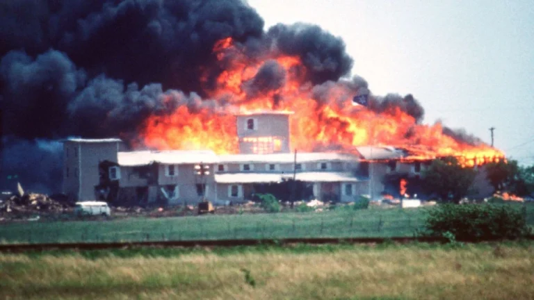 Waco y los Branch Davidians — 51 días de asedio y un infierno en Texas